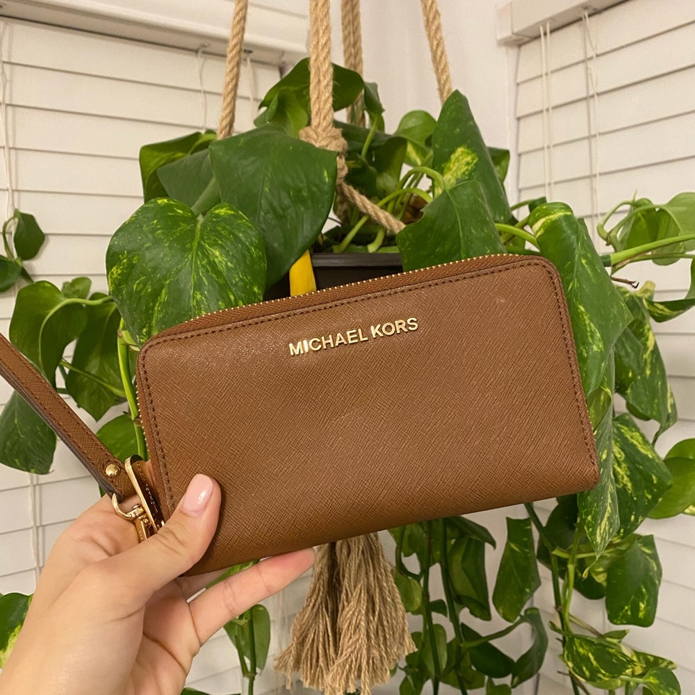Micheal Kors Purse in tan